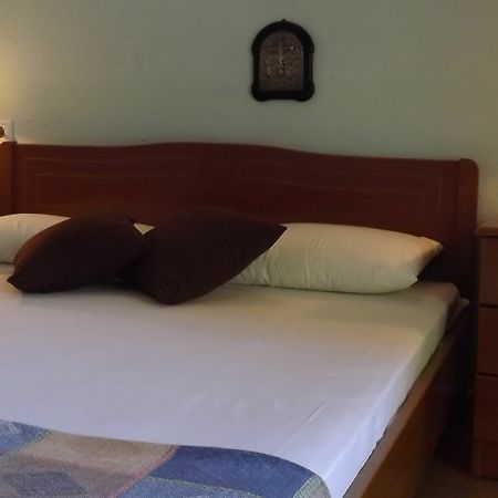 וורוורו Pefka Studios & Apartments מראה חיצוני תמונה