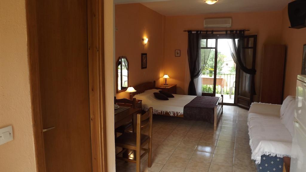 וורוורו Pefka Studios & Apartments חדר תמונה