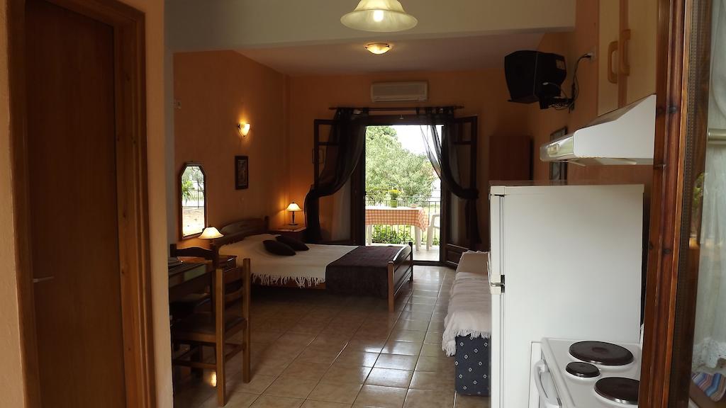 וורוורו Pefka Studios & Apartments חדר תמונה