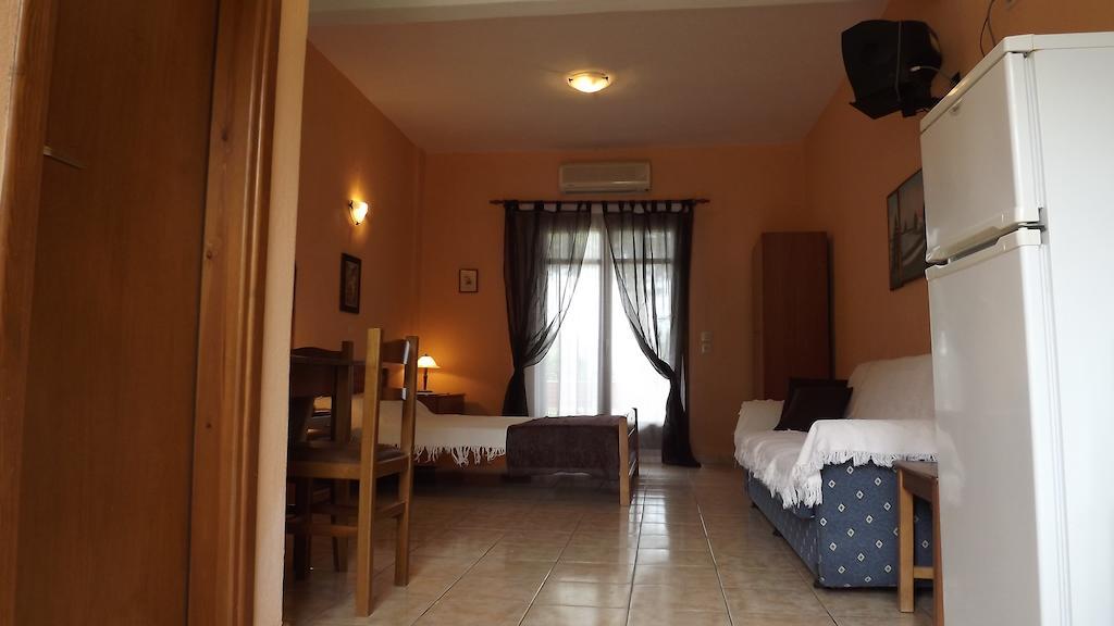 וורוורו Pefka Studios & Apartments חדר תמונה