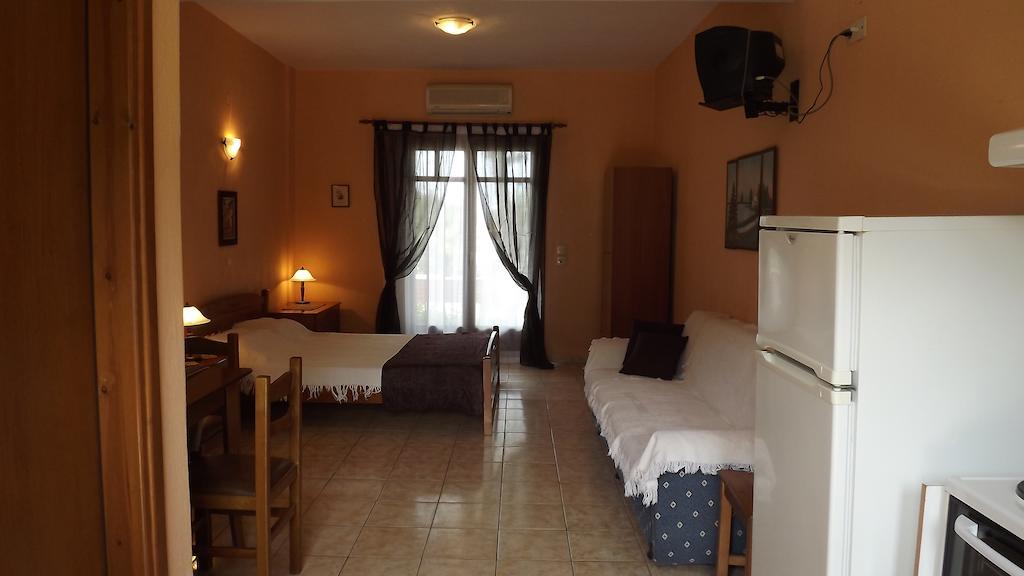 וורוורו Pefka Studios & Apartments חדר תמונה