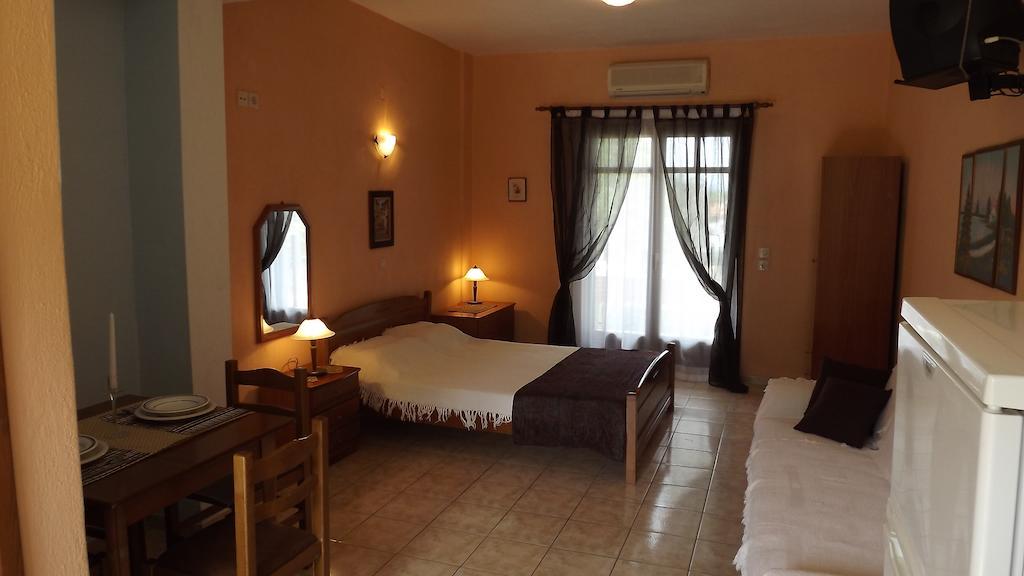 וורוורו Pefka Studios & Apartments חדר תמונה